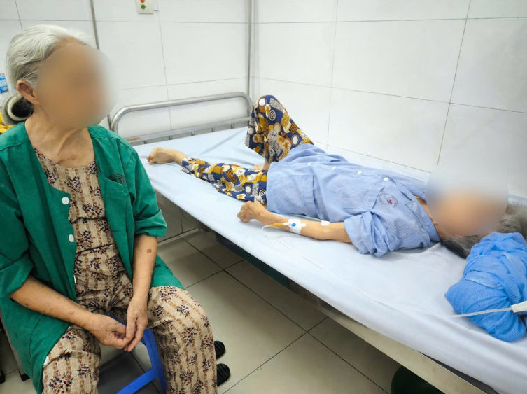 Người bệnh điều trị tại khoa Nội tiết - Cơ xương khớp